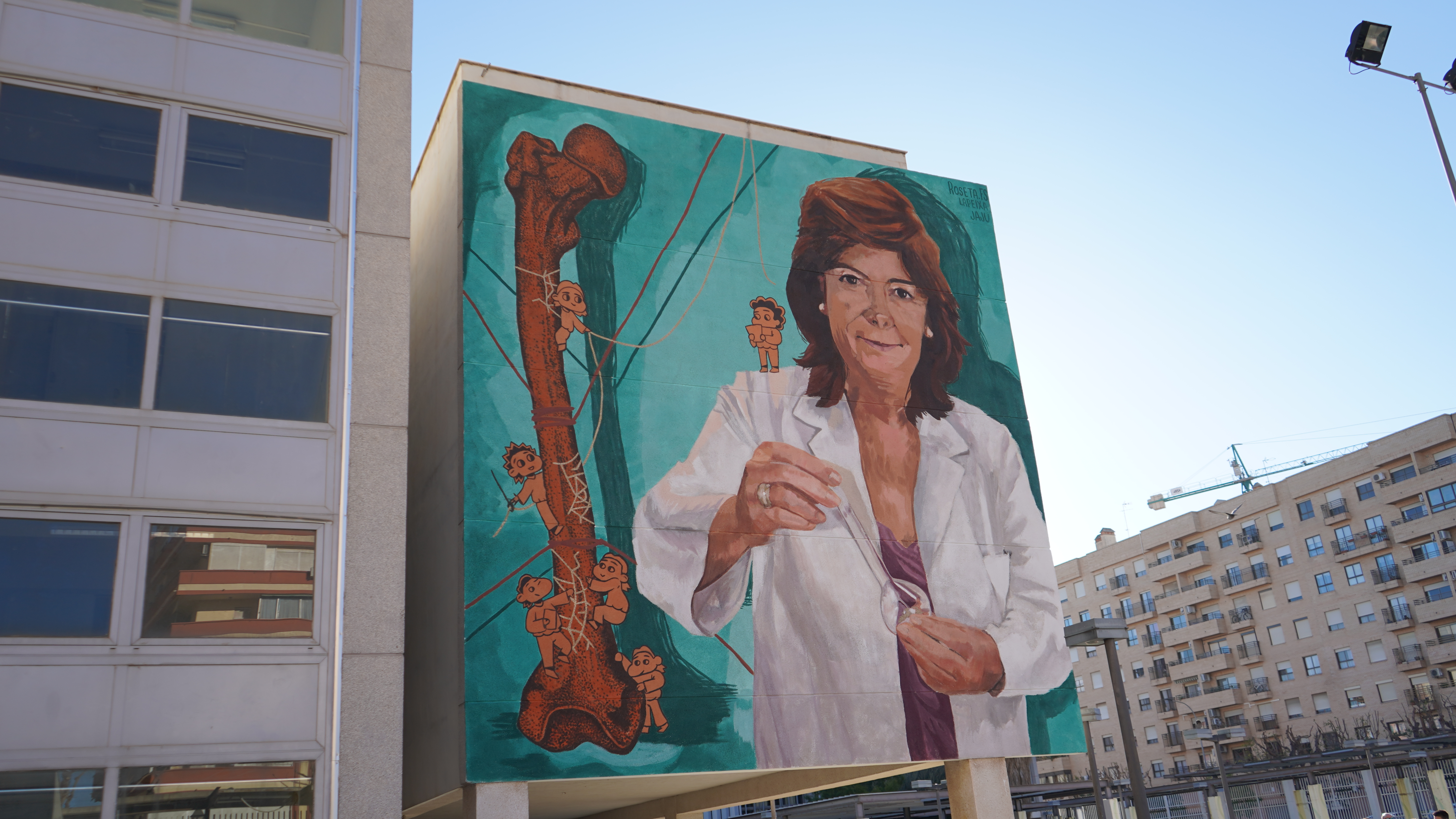 María Vallet protagoniza un nuevo mural del proyecto Dones de ciència de la UPV y Las Naves