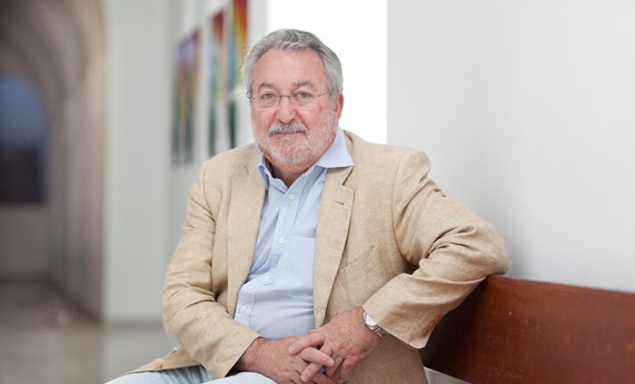Bernat Soria, investigador del CIBERDEM, recibe el Premio a la Excelencia Sanitaria